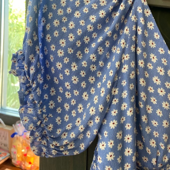 Floral Crop Top - Picture 4 of 4